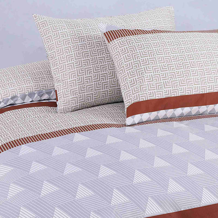 4 piece bedding set with fitted bed sheet and pillowcases