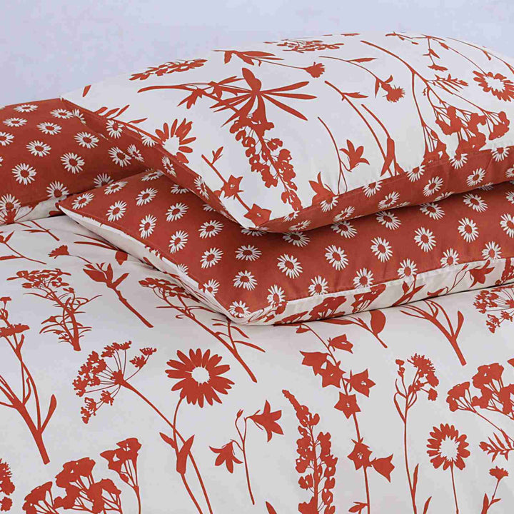 4 piece bedding set with fitted sheet and pillowcases