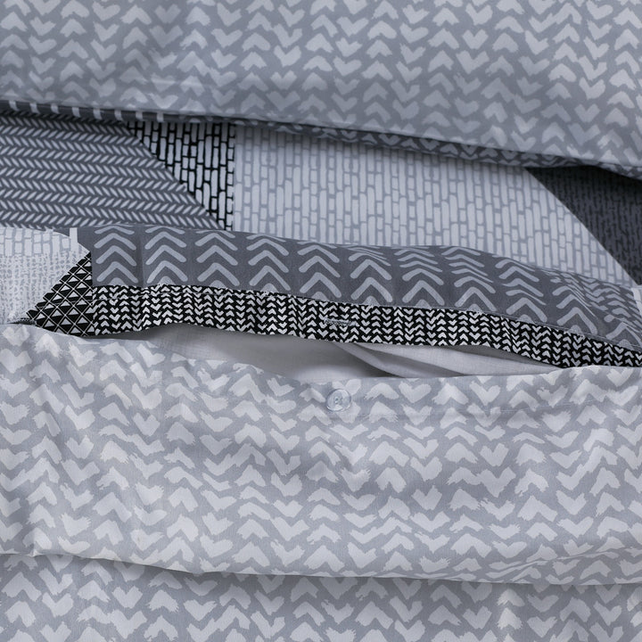 4 piece bedding set with fitted sheet and pillowcases