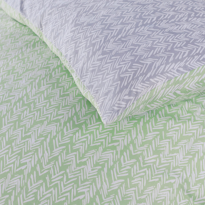 Affordable complete bedding sets with fitted sheets