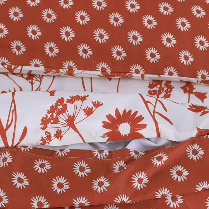 Duvet cover set with matching fitted bed sheet
