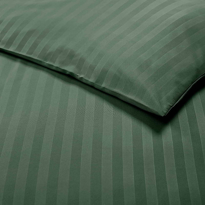 Easy-care green striped duvet set UK sizes