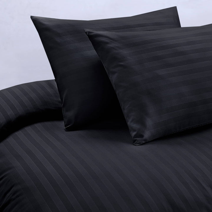 Reversible black striped duvet set for all sizes