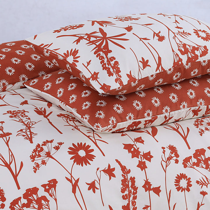 Rustic floral duvet cover set with fitted sheet