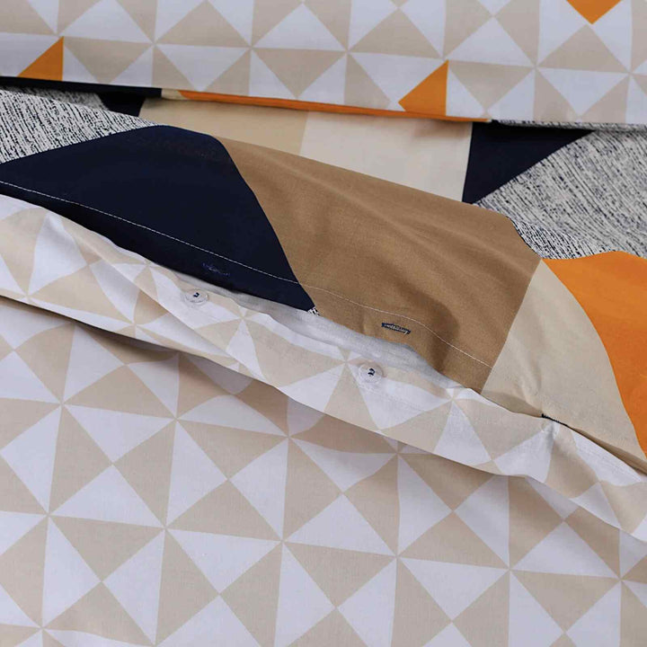 Soft cotton bedding set with modern 3D patterns