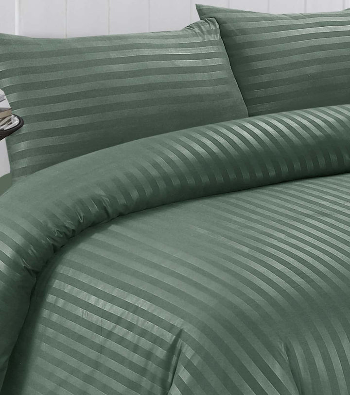 Soft green duvet cover set with matching pillows