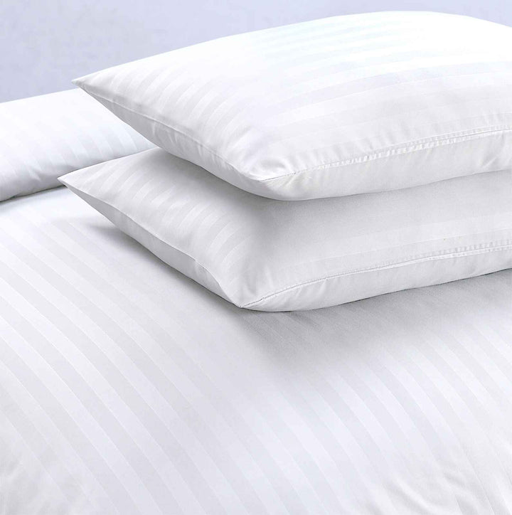 luxury Stripes Bedding Set - White with duvet cover and pillowcases