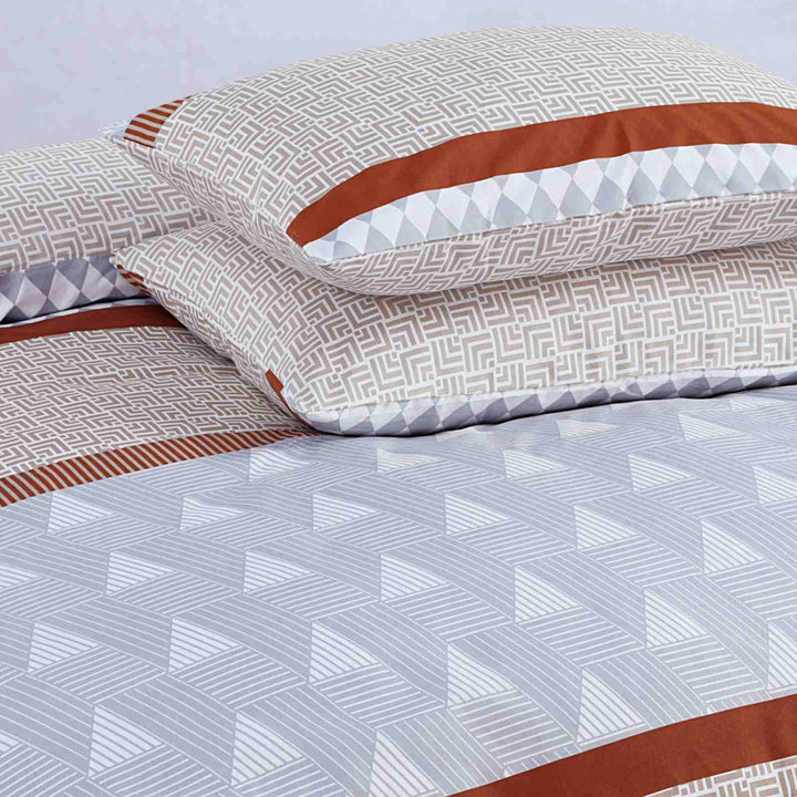 modern geometric bedding set with pillowcases UK