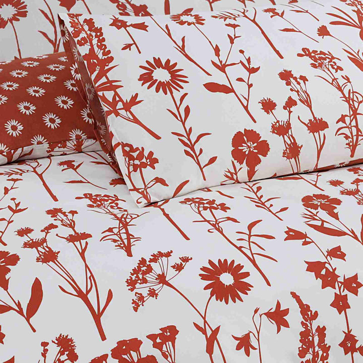 rustic floral duvet cover set with fitted bed sheet and pillow cases